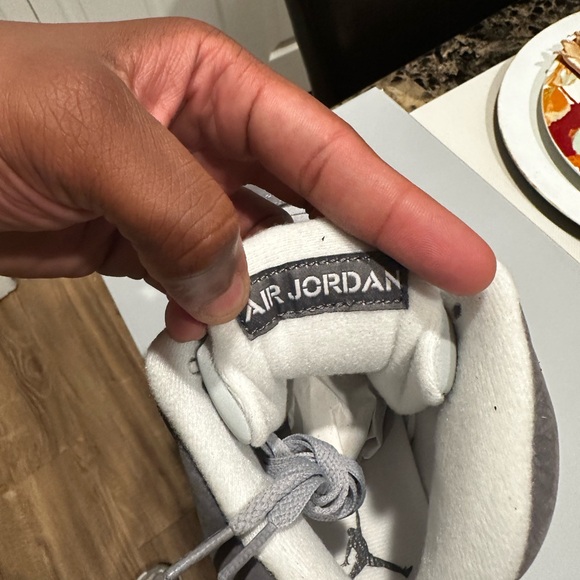 Jordan 5 Men's Wolf Gray Sneakers - Picture 6 of 6